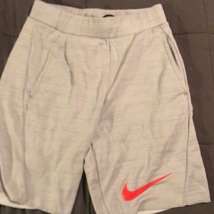 Nike men’s gray heathered shorts